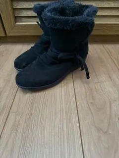 NUOVO ブラックファー付きショートブーツ