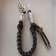 ストラップ　ハンドストラップ　スマホストラップ　パラコード　 黒/グレー　ハート