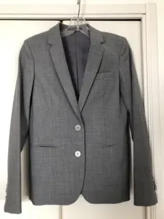 グレー　パンツスーツ