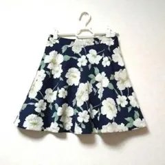 CECIL McBEE　花柄スカート