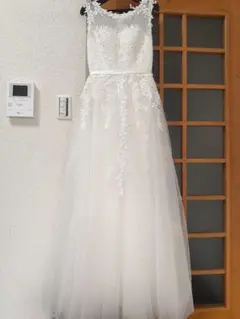 レース装飾付き　ホワイト　ウェディングドレス　グレースシトラス