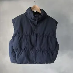 UNIQLO：C 黒 ノースリーブ クロップド ダウンベスト