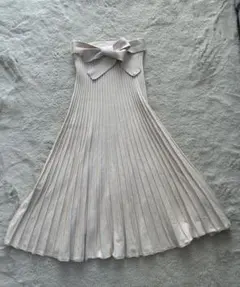 BEAMS HEART アイボリープリーツスカート