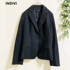 インディヴィ テーラードジャケット　S 黒　ストライプ柄　ウール混　美シルエットのサムネイル