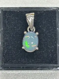 オパール シルバーメッキ　ペンダント　トップ