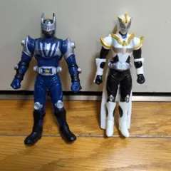 仮面ライダー龍騎　仮面ライダーナイト　仮面ライダーファム　食玩ソフビ2体セット