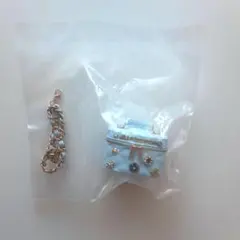 ジルバイジルスチュアート　ミニブローチバニティキーホルダー２　ガチャ