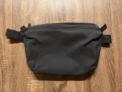 【UNIQLO】ブラック ボディバッグ ウエストポーチ