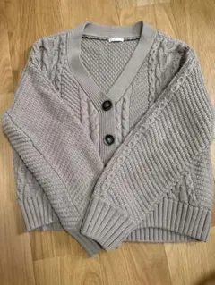 ベージュ ケーブル編み カーディガン　長袖