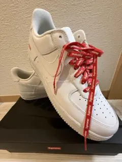 Supreme Nike Air Force 1 ホワイト