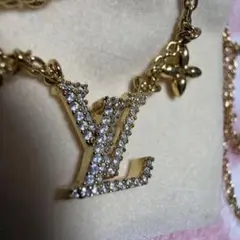 LOUIS VUITTON ロゴネックレス LVアイコニックのサムネイル