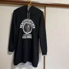 黒 フード付き ロング丈パーカー