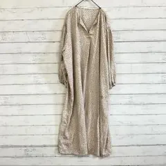 titivate ロングワンピース M ドット✨ベージュ フェミニン Vネック