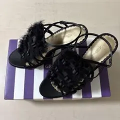 ★ほぼ新品　グレースコンチネンタルフリル付きブラックサンダル