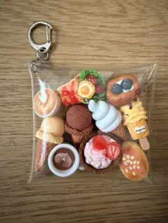 ♡セール♡オマケ付き♡ガチャ詰めポーチ♡ - メルカリ