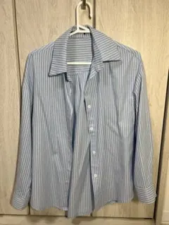 Dazy 青と白のストライプ長袖シャツ