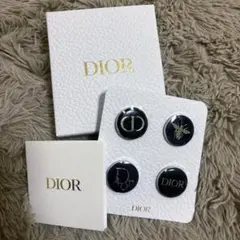 【最終値下げ】DIOR ノベルティピンバッチ4個セット　新品