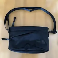 THE NORTH FACE ショルダーバッグ ブラックのサムネイル