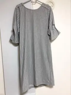 CorteLargo ワンピース　サイズＬ　灰色　ストライプ
