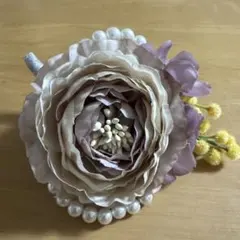 花モチーフ ブローチ パール付き