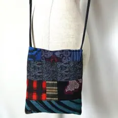 着物リメイク　綿大島紬や絣パッチワークミニショルダーバッグ　(スマホショルダー)