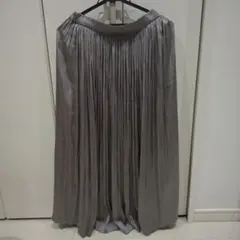 GLOBAL　WORKグレー サテン風 ロングプリーツスカート