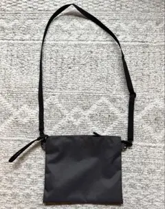 無印良品　サコッシュ　グレーのサムネイル