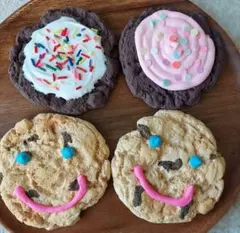 フェイクスイーツ スマイル クッキー リアルサイズ チョコチップクッキー4枚