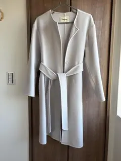 ライトグレー ベルト付き ロングコート