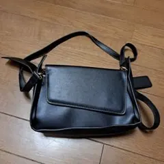 黒 合成皮革 ショルダーバッグ