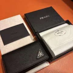 PRADA ブラックレザー 名刺入れ、カードケース 三角マーク新品未使用、