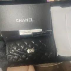 CHANEL ボーイシャネル キャビアスキン 長財布ノベルティーのサムネイル