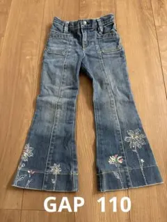 GAP ジーンズ　刺繍入り　キッズ　110