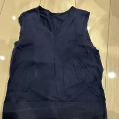 UNIQLO ネイビー Vネックベスト 120サイズ