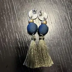 【チタンピアス】アンティークモチーフ×デザインタッセル