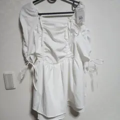 NICE CLAUP ホワイトドローストリングトップスのサムネイル