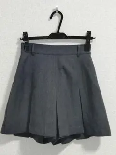 【美品】PAGEBOY プリーツキュロット ショートパンツ グレー Fのサムネイル