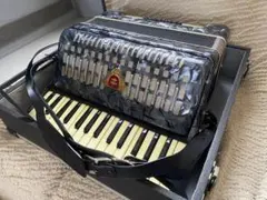 TOMBO アコーディオン T-32 鍵盤楽器 ハードケース付きのサムネイル