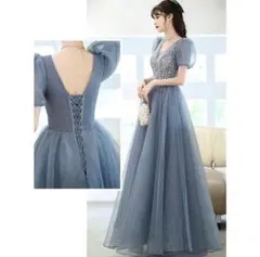 ビジュー付きブルーロングドレス