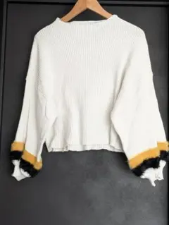 リブ編みホワイトニット バルーンスリーブ