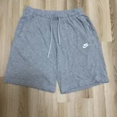 Nike グレー ショートパンツ