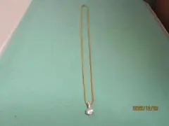 NINA RICCI　ゴールドトーンチェーン　ペンダントネックレス