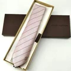 22034✨️ルイヴィトン LVロゴ ダミエ シルクネクタイ ピンク 光沢 箱付き