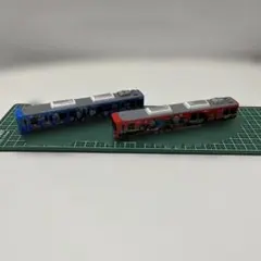 タカラトミーのロングタイプトミカ「京阪電車 きかんしゃトーマス号」の2台