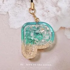 レジン製アルファベット「P」シェーカーストラップ