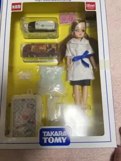 リカちゃん人形とミニカーセット　2007株主優待特別限定