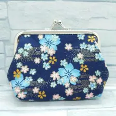 ハンドメイド　がま口ポーチ　　流れ桜　紺　花柄　和柄