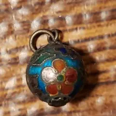 七宝焼？ ラウンドモチーフの花柄ネックレストップ ビンテージ ペンダントトップ