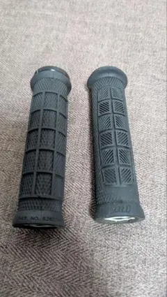 ODI ELITE PRO V2.1 Lock-On GRIP ブラックのサムネイル