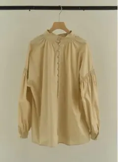 eaphi back button high neck blouse